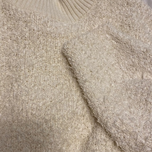 Zara fuzzy knit sweater, size Large, ecru, cotton blend - Picture 11 of 11